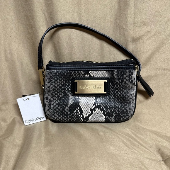 Calvin Klein crocodile pattern clutch with handle - Picture 1 of 4